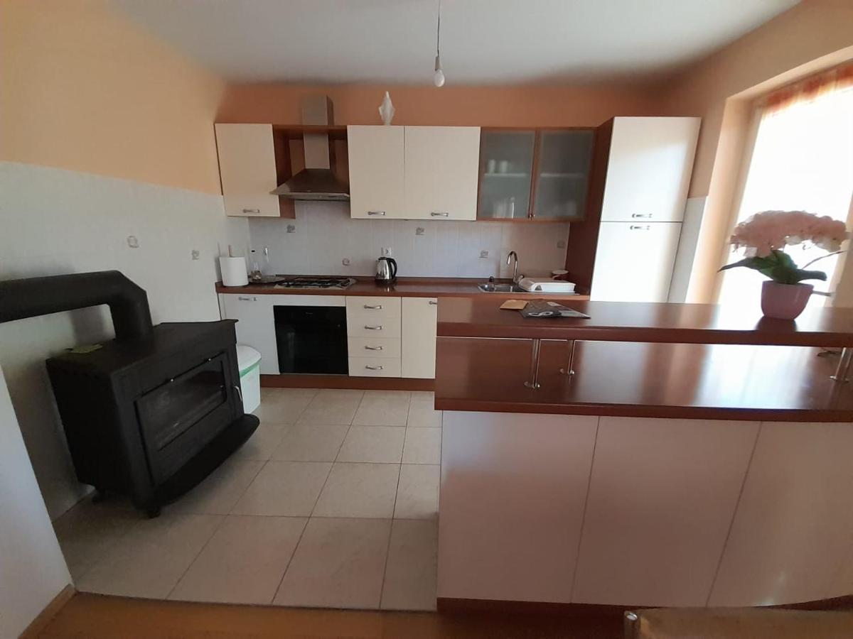 Holiday Home Anita Unesic Ngoại thất bức ảnh