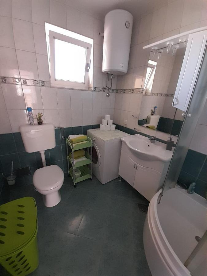 Holiday Home Anita Unesic Ngoại thất bức ảnh