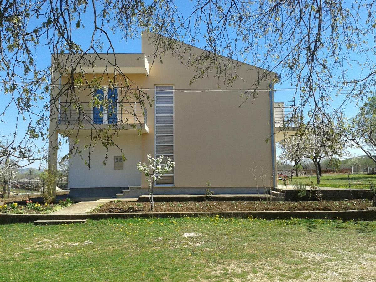 Holiday Home Anita Unesic Ngoại thất bức ảnh