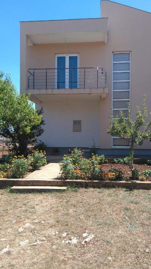 Holiday Home Anita Unesic Ngoại thất bức ảnh